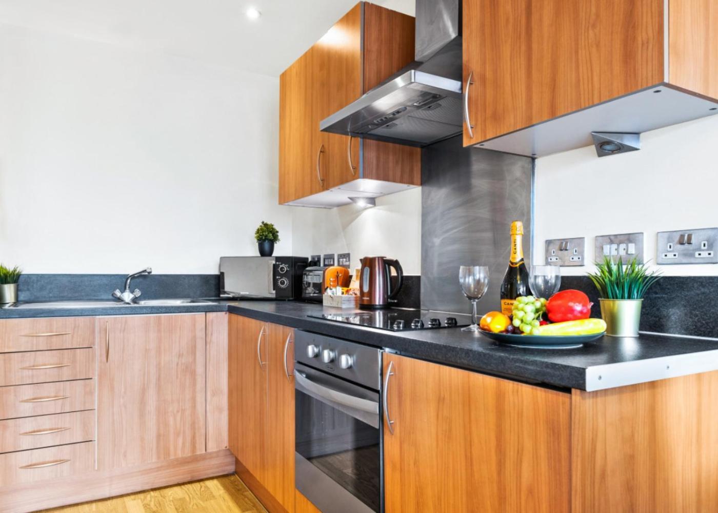 Chinatown - One Bed - Balcony - Secure Parking - Fast Wifi - Birmingham City Centre - 49A ภายนอก รูปภาพ