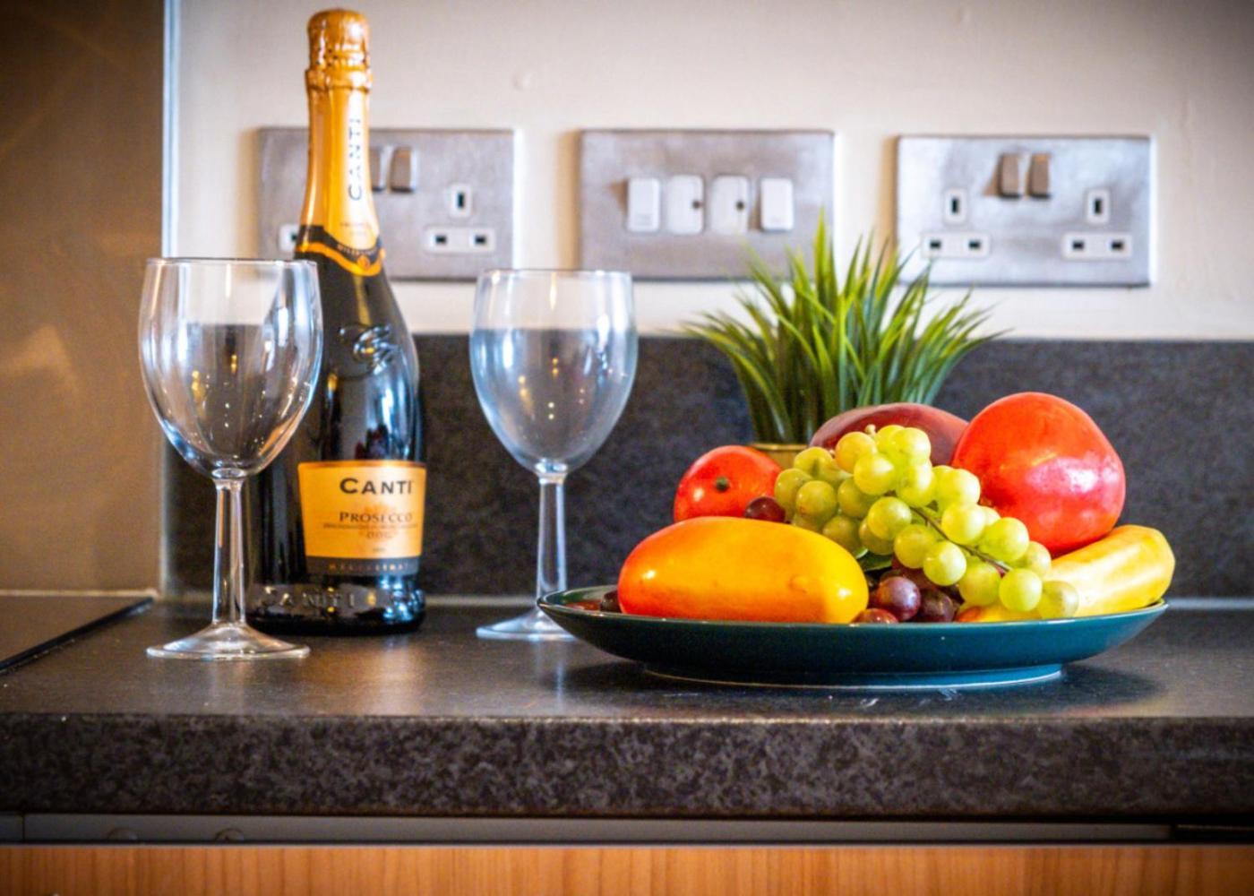 Chinatown - One Bed - Balcony - Secure Parking - Fast Wifi - Birmingham City Centre - 49A ภายนอก รูปภาพ