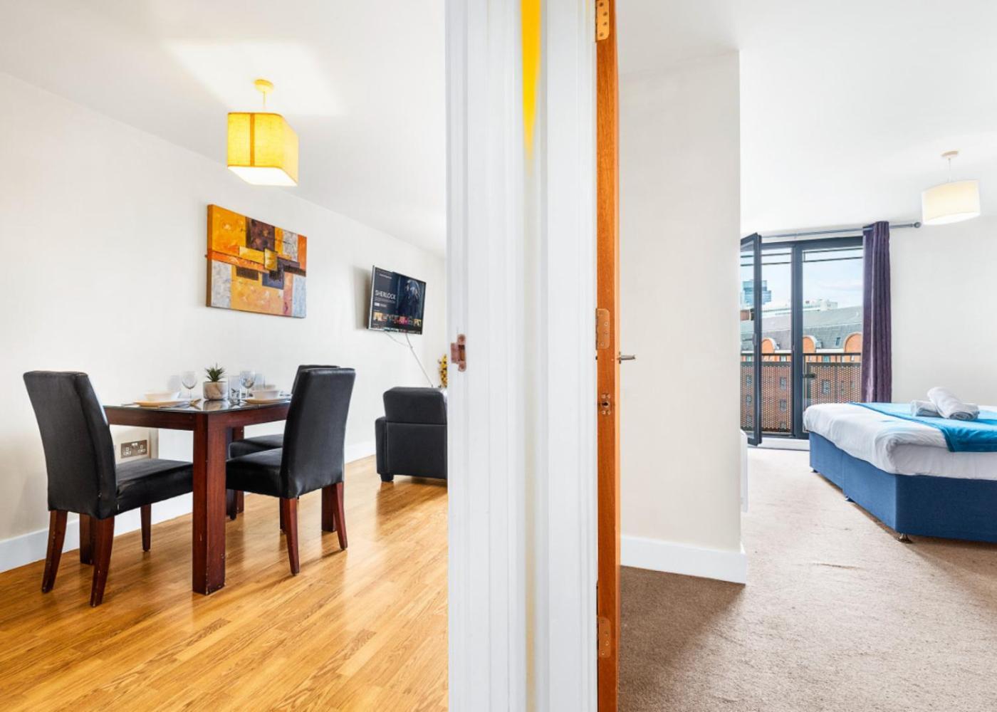 Chinatown - One Bed - Balcony - Secure Parking - Fast Wifi - Birmingham City Centre - 49A ภายนอก รูปภาพ