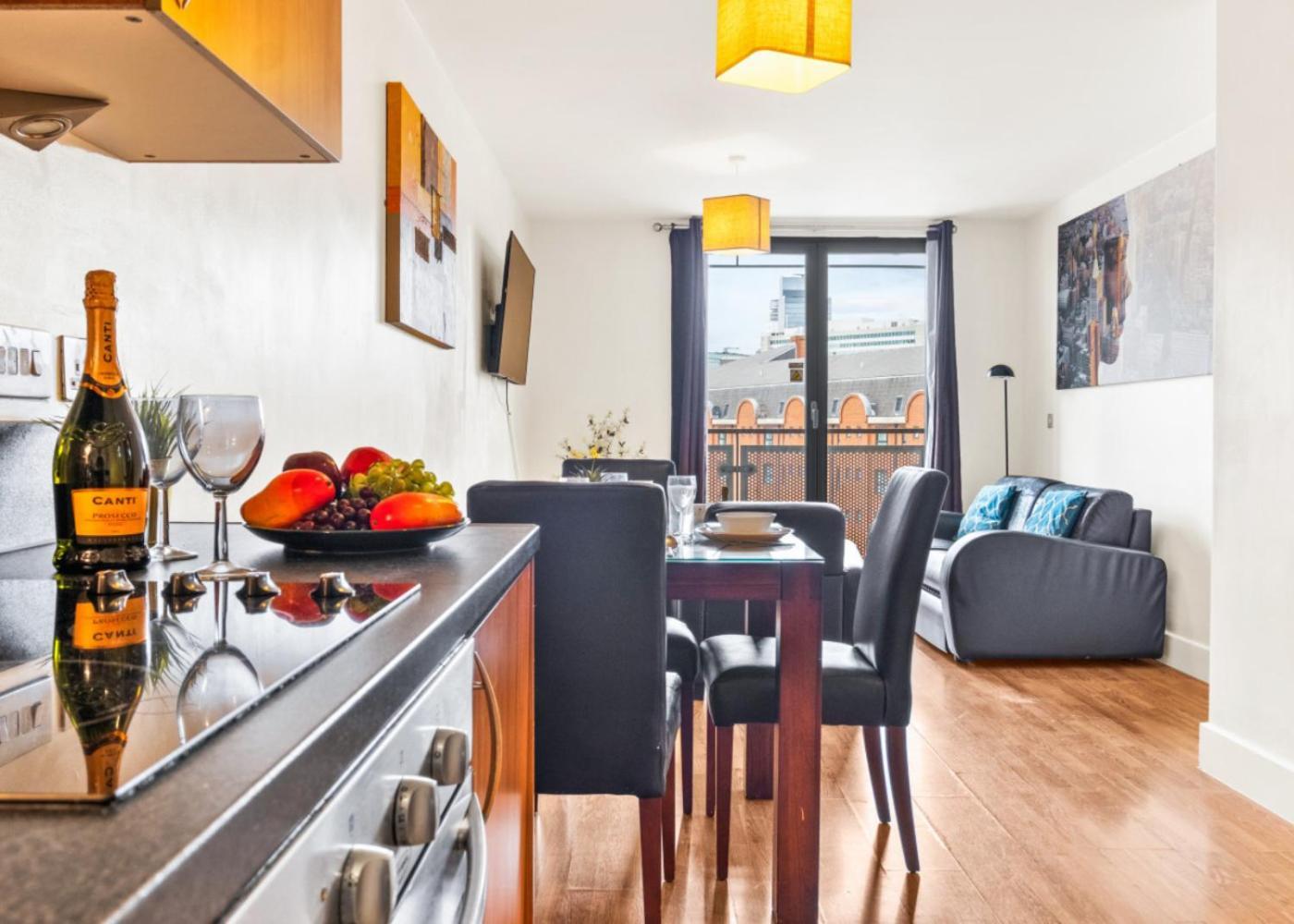 Chinatown - One Bed - Balcony - Secure Parking - Fast Wifi - Birmingham City Centre - 49A ภายนอก รูปภาพ